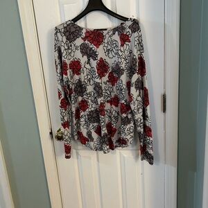 Olivia & Grace Women's Size L Tan Floral Sweater.